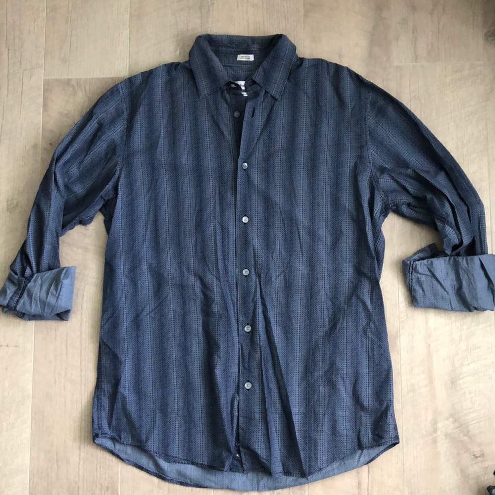 Calvin Klein men’s M modern fit button up